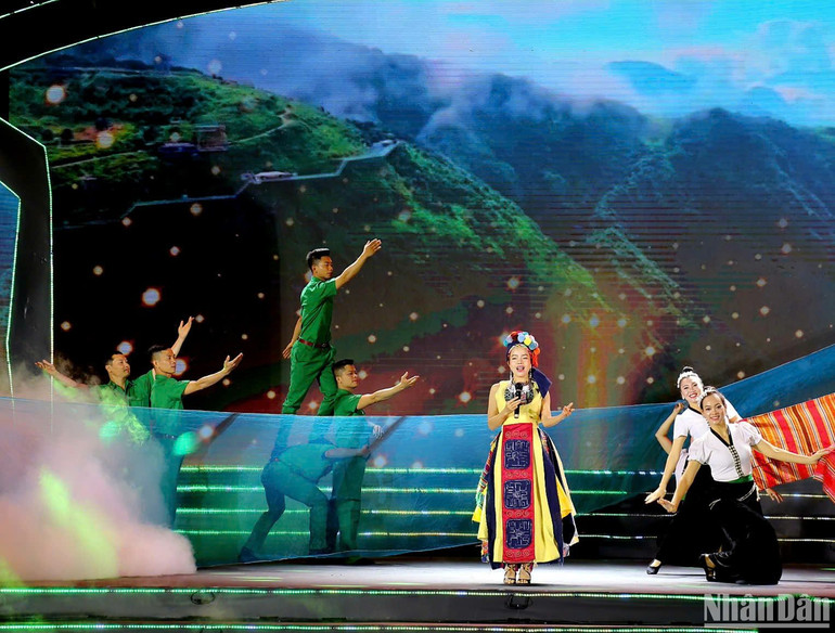 Tiết mục văn nghệ tại Chương trình.