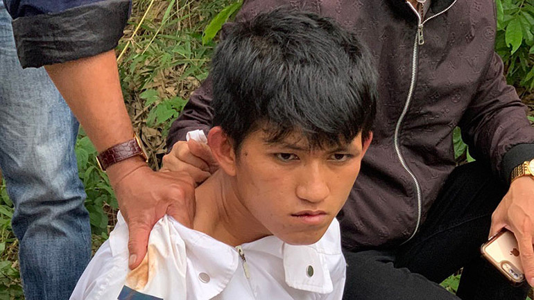 Đối tượng Hồ Văn Tình bị bắt giữ sau 2 giờ lẩn trốn