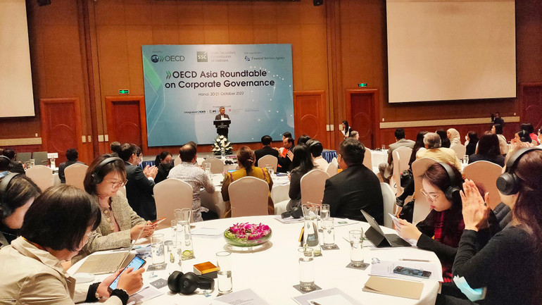 Phó Tổng thư ký OECD Yoshiki Takeuchi phát biểu tại Hội nghị.