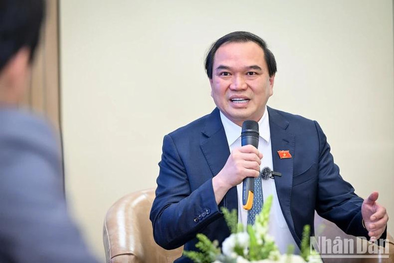 Phó Giáo sư, Tiến sĩ, bác sĩ Nguyễn Công Hoàng, Giám đốc Bệnh viện Trung ương Thái Nguyên, Đại biểu Quốc hội khóa XV. (Ảnh: THÀNH ĐẠT)