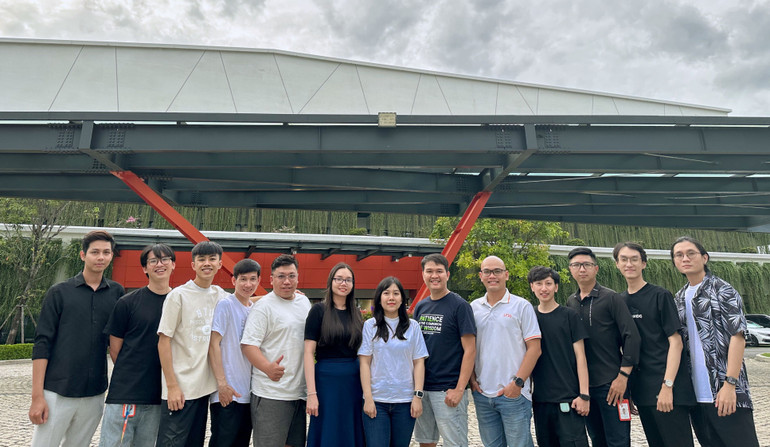 Đội ngũ kỹ sư CloudVerse đang làm việc tại VNG