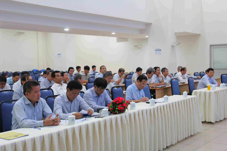 Các chuyên gia, ứng viên tham dự.