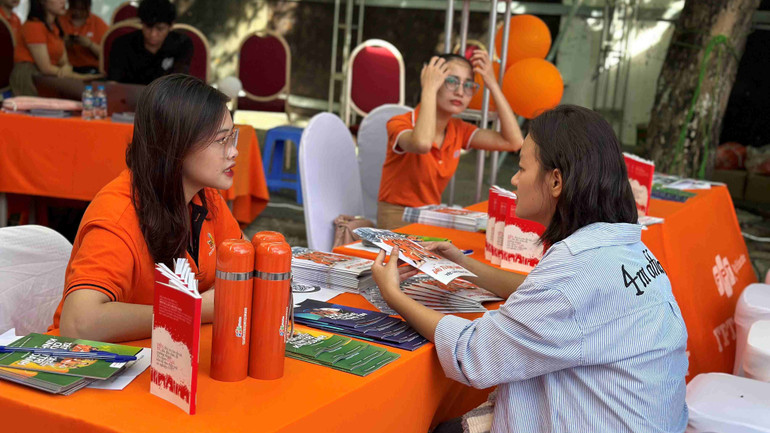 Trường đại học FPT tư vấn xét tuyển cho thí sinh.