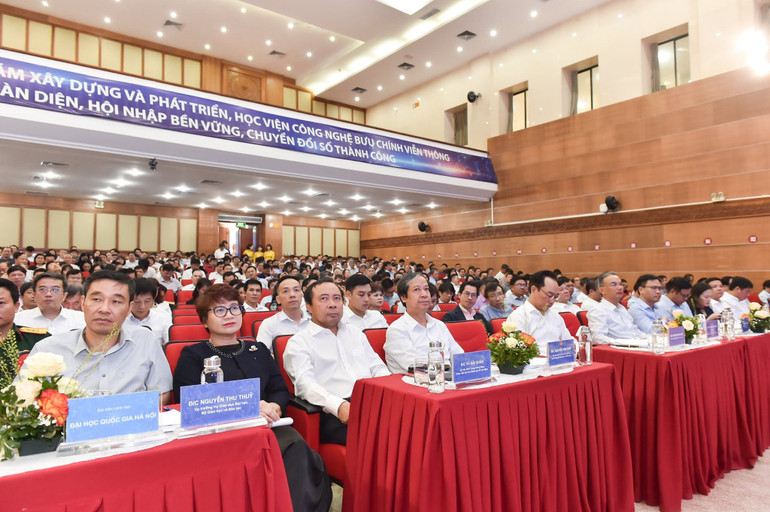 Toàn cảnh Hội nghị.