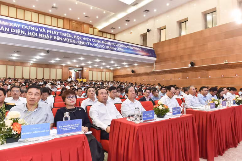 Toàn cảnh Hội nghị.