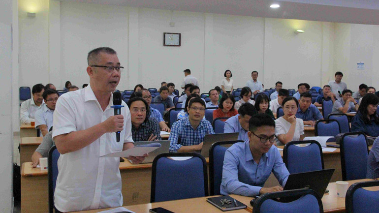 Ứng viên GS, PGS năm 2024 trao đổi tại hội nghị