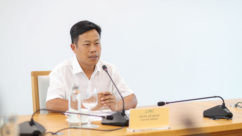 Giám đốc Đại học Quốc gia Hà Nội, GS, TS Lê Quân chia sẻ tại hội thảo.