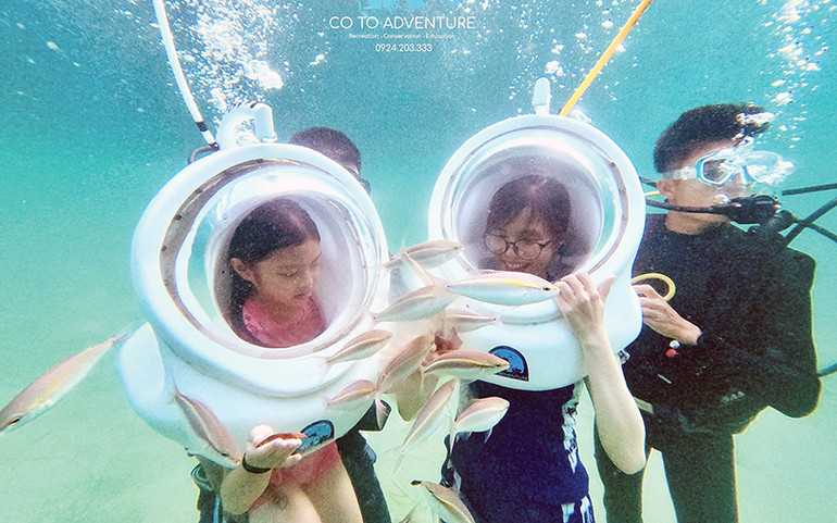 Sản phẩm du lịch mạo hiểm lặn biển ở Cô Tô ngày càng thu hút du khách. Sản phẩm du lịch mạo hiểm lặn biển ở Cô Tô ngày càng thu hút du khách.