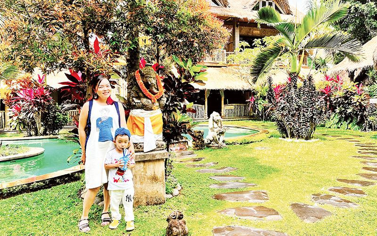 Khuôn viên một homestay nhỏ ở Ubud, nhiều cây xanh và đậm chất nghệ thuật. Khuôn viên một homestay nhỏ ở Ubud, nhiều cây xanh và đậm chất nghệ thuật.