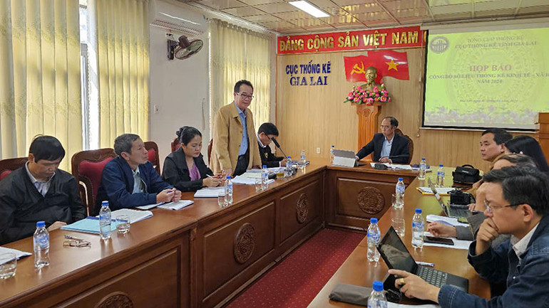 Đại biểu tham gia ý kiến.