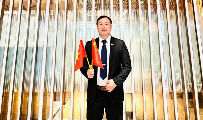 Anh Lê Trung Thành, Chủ tịch Hội lưu học sinh Việt Nam tại Bắc Kinh, Trung Quốc. Anh Lê Trung Thành, Chủ tịch Hội lưu học sinh Việt Nam tại Bắc Kinh, Trung Quốc.