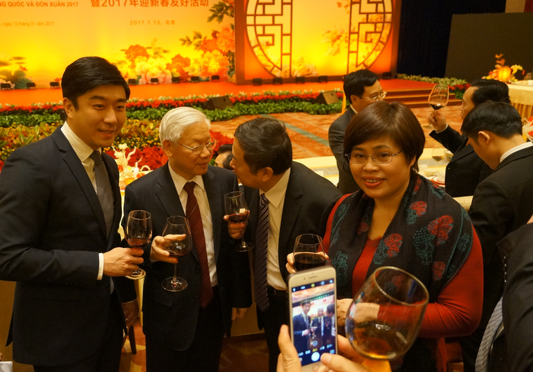 Bà Phan Kim Nga tham dự sự kiện kỷ niệm quan hệ ngoại giao hai nước và đón xuân 2017 nhân chuyến thăm của Tổng Bí thư Nguyễn Phú Trọng đến Trung Quốc. (Ảnh do nhân vật cung cấp) Bà Phan Kim Nga tham dự sự kiện kỷ niệm quan hệ ngoại giao hai nước và đón xuân 2017 nhân chuyến thăm của Tổng Bí thư Nguyễn Phú Trọng đến Trung Quốc. (Ảnh do nhân vật cung cấp)