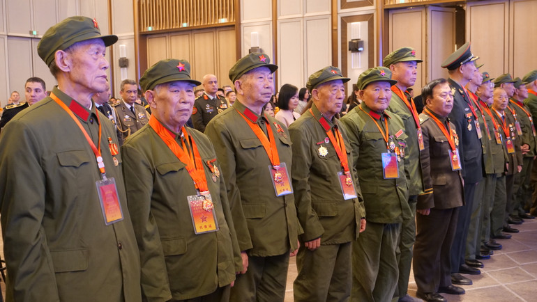 Các cựu chiến binh Trung Quốc tham dự hoạt động kỷ niệm 80 năm Ngày thành lập Quân đội nhân dân Việt Nam và 35 năm Ngày hội Quốc phòng toàn dân tại Bắc Kinh, Trung Quốc. Các cựu chiến binh Trung Quốc tham dự hoạt động kỷ niệm 80 năm Ngày thành lập Quân đội nhân dân Việt Nam và 35 năm Ngày hội Quốc phòng toàn dân tại Bắc Kinh, Trung Quốc.