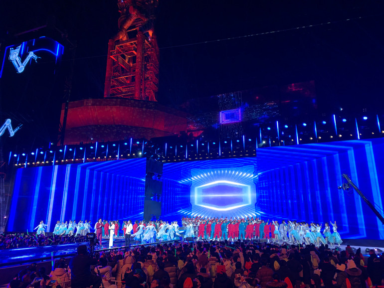 Những nghệ sỹ hàng đầu của 3 địa phương tham dự sự kiện chào đón năm mới 2025.