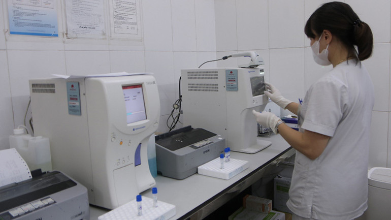 Ngành y tế Hà Nội tăng cường giám sát, xét nghiệm, phát hiện kịp thời dịch bệnh tại cộng đồng.