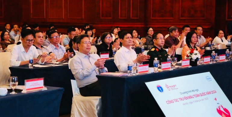 Các đại biểu dự hội nghị.