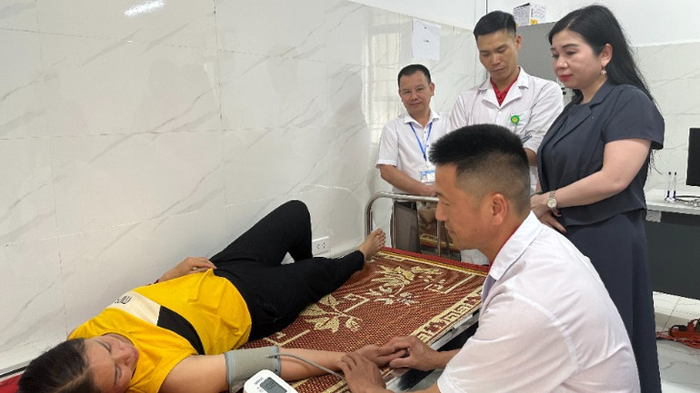 Được đầu tư xây mới, trạm y tế xã Phiêng Khoài, Yên Châu, Sơn La có cơ ngơi khang trang phục phụ công tác chăm sóc sức khỏe cho người dân trên địa bàn.