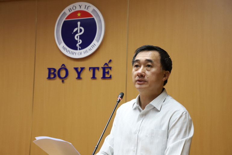 Thứ trưởng Y tế Trần Văn Thuấn phát biểu tại hội nghị.