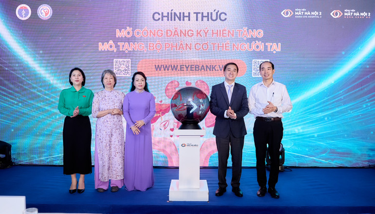 Các đại biểu phát động phong trào hiến đăng ký hiến tặng mô, tạng.