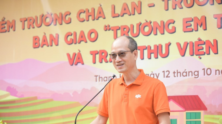 Phó Tổng Giám đốc Tập đoàn FPT Nguyễn Thế Phương chia sẻ tại lễ khánh thành điểm trường Chà Lan.