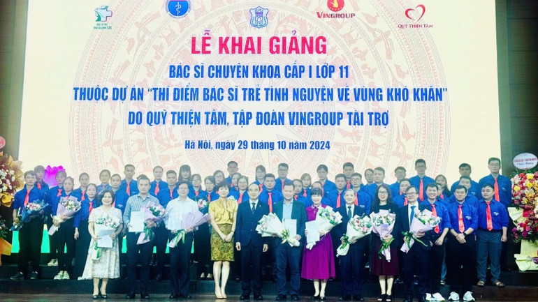Lễ khai giảng chính thức cho khóa đào tạo bác sĩ chuyên khoa cấp I mới (lớp 11). Lễ khai giảng chính thức cho khóa đào tạo bác sĩ chuyên khoa cấp I mới (lớp 11).