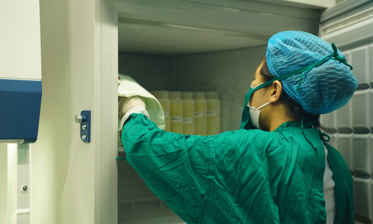 Tủ trữ sữa tại Ngân hàng sữa mẹ tại Bệnh viện đa khoa tỉnh Quảng Trị