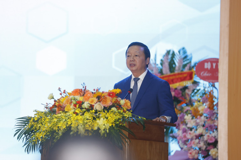 Phó Thủ tướng Trần Hồng Hà phát biểu tại buổi lễ. Phó Thủ tướng Trần Hồng Hà phát biểu tại buổi lễ.