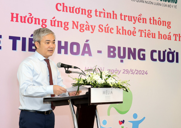 Tổng Biên tập báo Sức khỏe và Đời sống Trần Tuấn Linh chia sẻ tại chương trình truyền thông. Tổng Biên tập báo Sức khỏe và Đời sống Trần Tuấn Linh chia sẻ tại chương trình truyền thông.