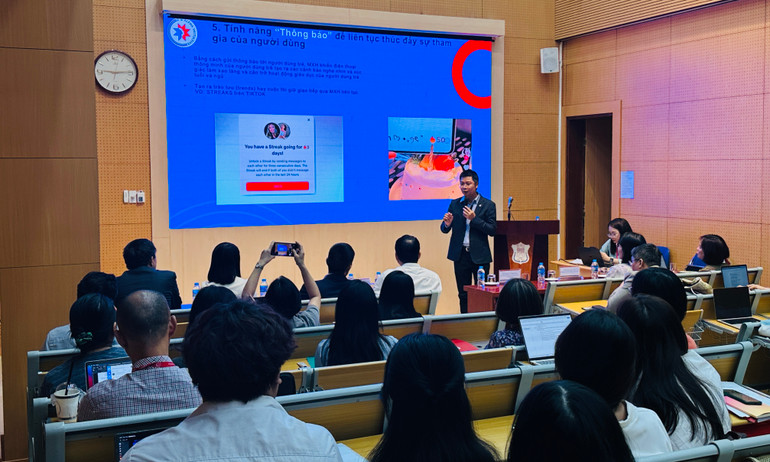 Ông Cao Hoàng Nam chia sẻ nghiên cứu về "Mối liên hệ giữa mạng xã hội và sức khỏe tâm thần.