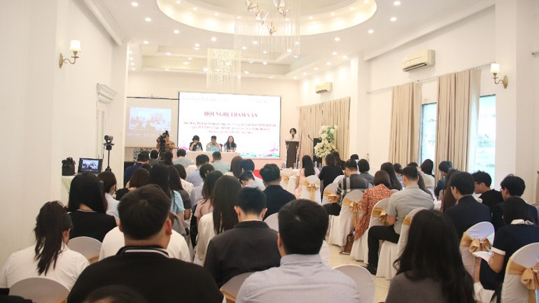 Đông đảo đại biểu tham gia hội nghị.