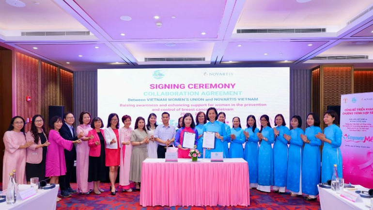 Trung ương Hội Liên hiệp Phụ nữ Việt Nam và Công ty TNHH Novartis Việt Nam ký kết Thỏa thuận hợp tác.