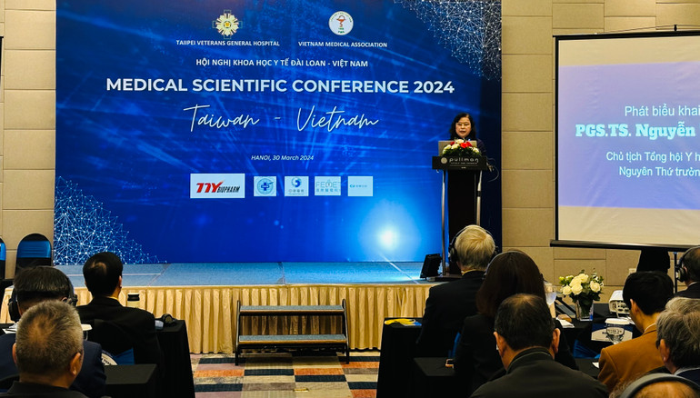 PGS, TS Nguyễn Thị Xuyên phát biểu khai mạc hội nghị.