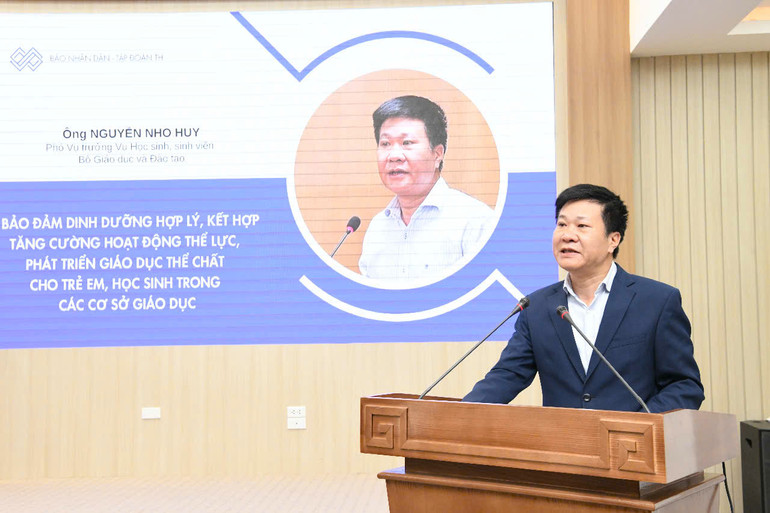 Ông Nguyễn Nho Huy - Phó Vụ trưởng Vụ Học sinh sinh viên, Bộ Giáo dục và Đào tạo phát biểu tại hội thảo. Ảnh: THẾ DƯƠNG