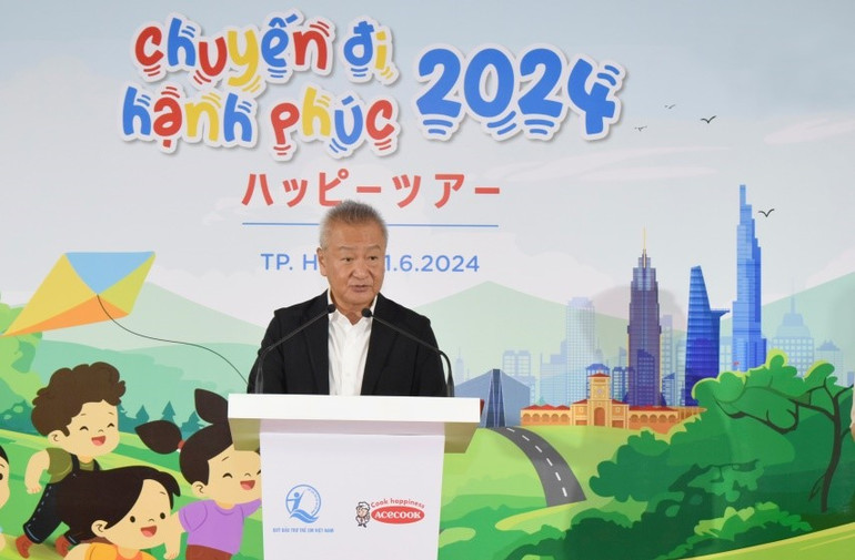 Ông Kaneda Hiroki - Tổng Giám đốc chia sẻ về dự án “Gói mì hạnh phúc”.