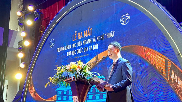 PGS, TS Nguyễn Văn Hiệu, Hiệu trưởng Trường Khoa học liên ngành và Nghệ thuật phát biểu tại sự kiện.