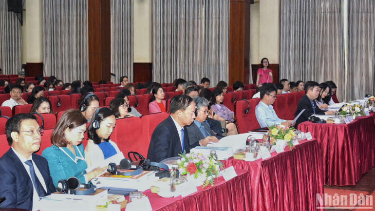 Các đại biểu tham dự Hội thảo.