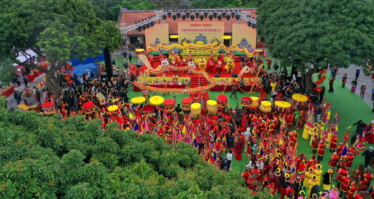 Lễ hội dân gian Phố Hiến tại thành phố Hưng Yên, tỉnh Hưng Yên.