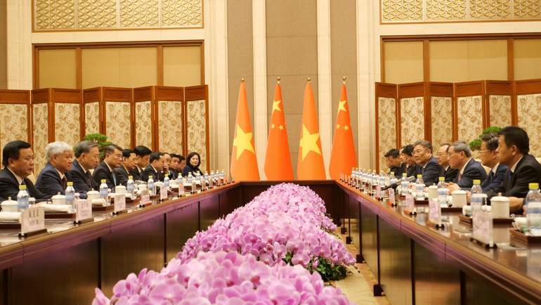 Quang cảnh buổi làm việc. (Ảnh: HỒ QUÂN)