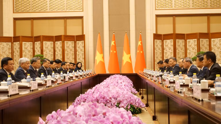 Quang cảnh buổi làm việc. (Ảnh: HỒ QUÂN)