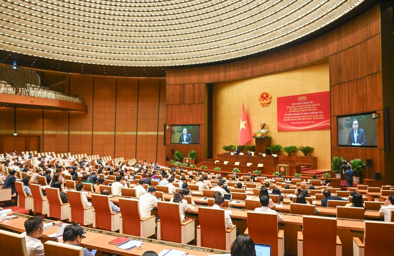 Quang cảnh Hội nghị tại hội trường Diên Hồng.