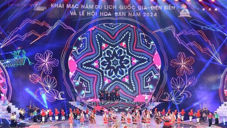 Lễ khai mạc “Năm du lịch Quốc gia - Điện Biên 2024” được tổ chức công phu, quy mô lớn. Ảnh: ĐĂNG KHOA