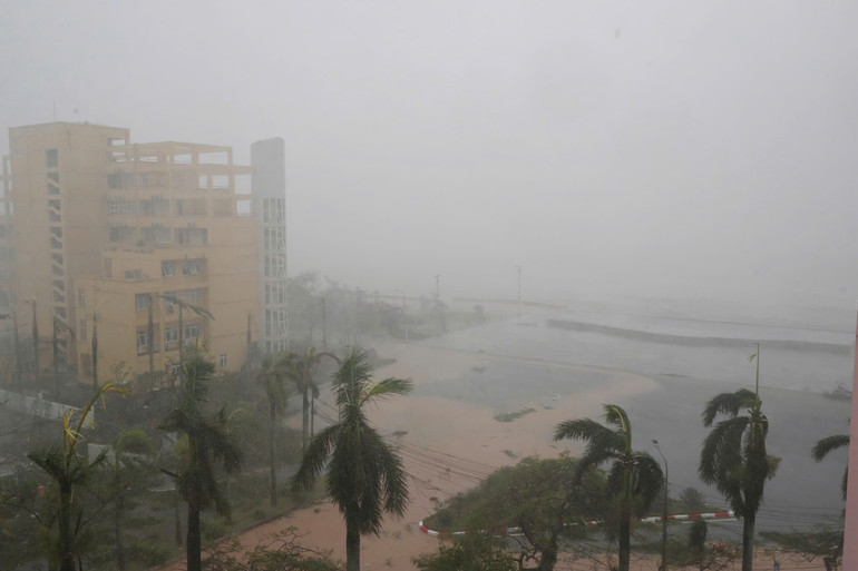 Một số hình ảnh về bão số 3 tại quận Đồ Sơn, Hải Phòng (Ảnh: VIẾT CHUNG) Một số hình ảnh về bão số 3 tại quận Đồ Sơn, Hải Phòng (Ảnh: VIẾT CHUNG)