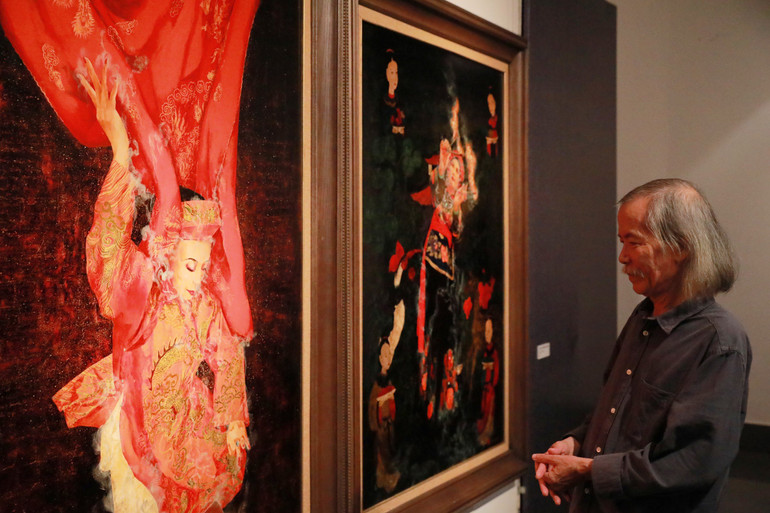 Các tác phẩm của họa sĩ Trần Tuấn Long gây ấn tượng đến công chúng bởi đề tài độc đáo và cách khai thác mới mẻ. Các tác phẩm của họa sĩ Trần Tuấn Long gây ấn tượng đến công chúng bởi đề tài độc đáo và cách khai thác mới mẻ.