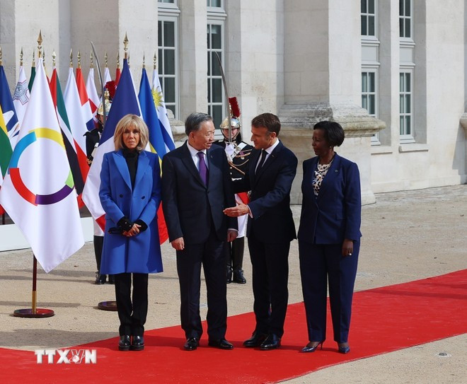 Tổng thống Cộng hòa Pháp Emmanuel Macron và Tổng Thư ký Pháp ngữ Louise Mushikiwabo đón Tổng Bí thư, Chủ tịch nước Tô Lâm.