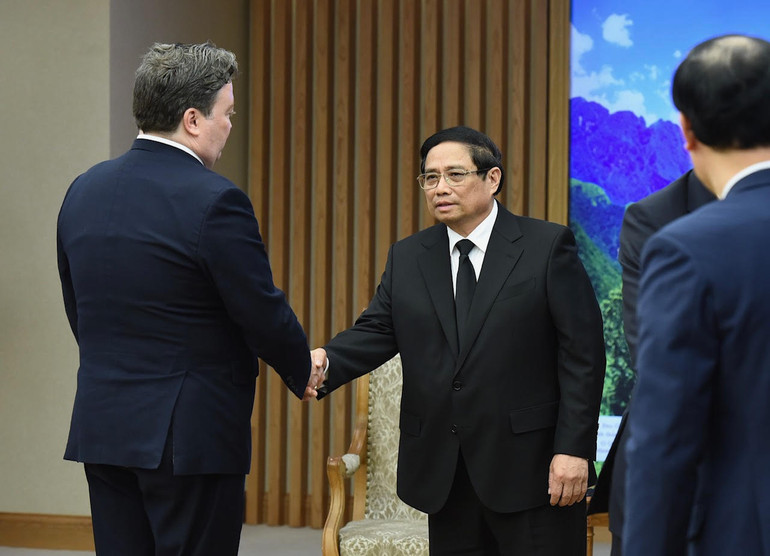 Thủ tướng Phạm Minh Chính đón các thành viên đi cùng Ngoại trưởng Hoa Kỳ Antony Blinken. Thủ tướng Phạm Minh Chính đón các thành viên đi cùng Ngoại trưởng Hoa Kỳ Antony Blinken.