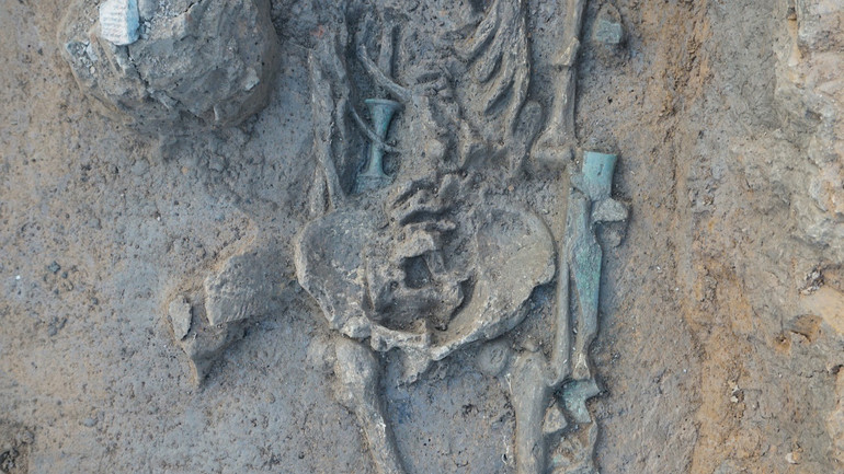 Dấu tích nhà ở của người Đông Sơn. (Ảnh: Viện Khảo cổ học)