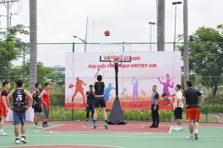 Vietjet thường xuyên tổ chức các đại hội thể thao để không chỉ học viên mà toàn thể nhân viên có cơ hội rèn luyện thể lực để đáp ứng yêu cầu công việc.