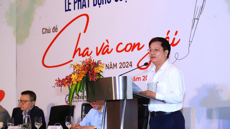 Nhà báo Hồ Minh Chiến, Tổng Biên tập Tạp chí Gia đình Việt Nam, Trưởng Ban Tổ chức cuộc thi cho biết, hoạt động này sẽ khơi dậy và truyền cảm hứng tích cực, tạo sự liên kết bền chặt trong gia đình. Nhà báo Hồ Minh Chiến, Tổng Biên tập Tạp chí Gia đình Việt Nam, Trưởng Ban Tổ chức cuộc thi cho biết, hoạt động này sẽ khơi dậy và truyền cảm hứng tích cực, tạo sự liên kết bền chặt trong gia đình.