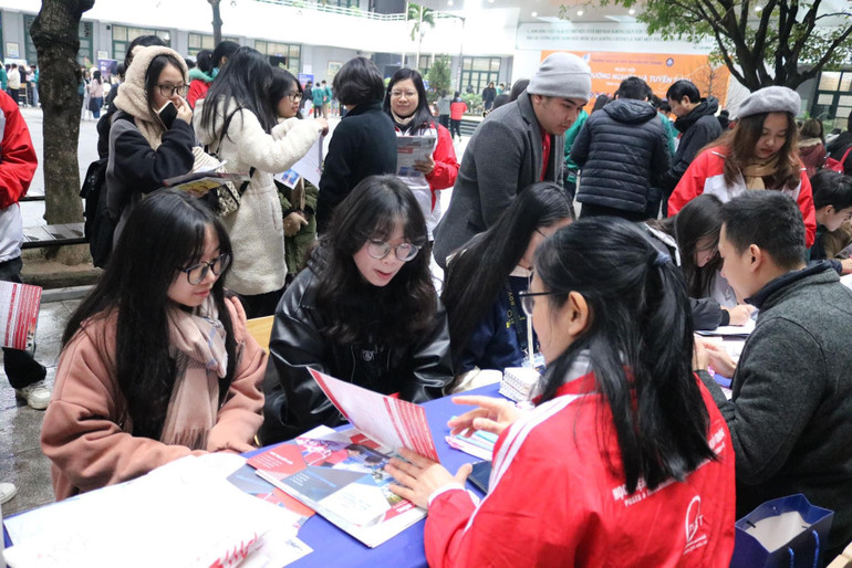 Ngành thiết kế và phát triển game là một trong những ngành đào tạo thu hút sự quan tâm của nhiều bạn trẻ trong các ngày hội tư vấn, tuyển sinh.