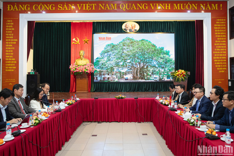 Quang cảnh buổi làm việc.
